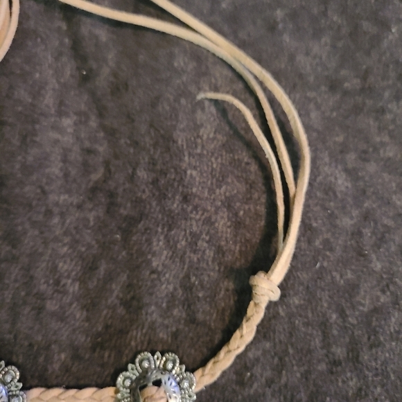 Choker - Picture 3 of 3